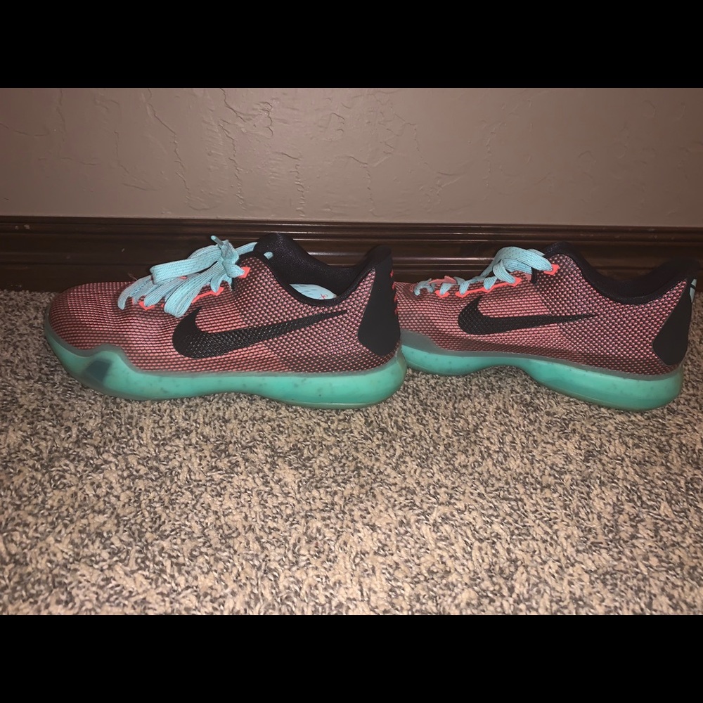 Unisex “Kobe 10 Easter color” shoes